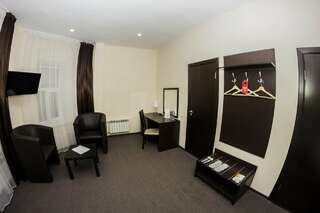 Гостиница Островский Казань Улучшенный двухместный номер с 2 отдельными кроватями-5