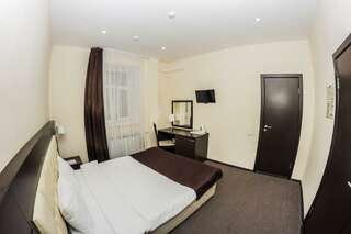 Гостиница Островский Казань Номер стандарт с 1 двуспальной кроватью-4